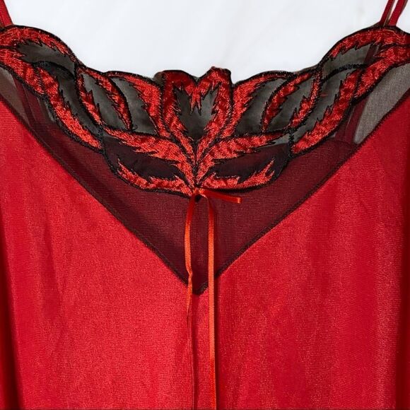Y2K Gloria Vanderbuilt Red Chemise - Picture 5 of 5